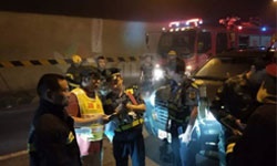 滬昆高速懷化段隧道發(fā)生貨車追尾起火，滯留人員依據(jù)隧道應急疏散燈具安全疏散